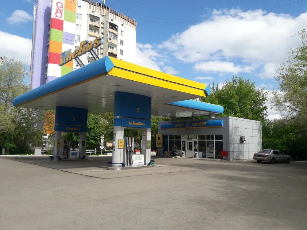 Автозаправочная станция сети HELIOS после реконструкции, Уральск